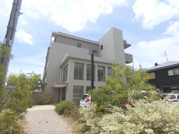 クレセントコートの物件外観写真